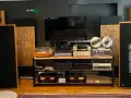 Domowe **ekrany akustyczne** i zaawansowany sprzęt audio tworzą idealne warunki do słuchania muzyki.