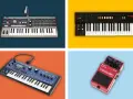 Syntezatory i efekt vocoder. Jeden z nich to talk box, który pozwala na modulowanie dźwięku głosem.