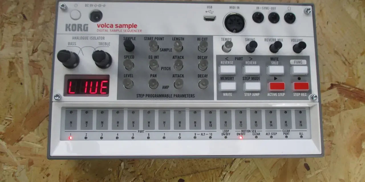 Korg Volca Sample 2, kompaktowy sekwencer sampli, gotowy do tworzenia muzyki.