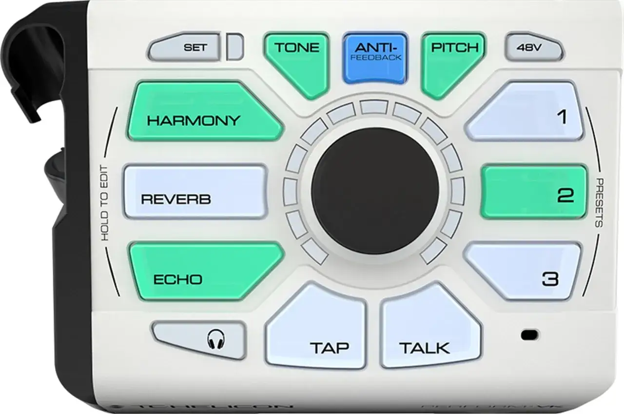 TC Helicon Perform-VK: urządzenie z przyciskami Harmony, Reverb, Echo, Pitch i innymi efektami.